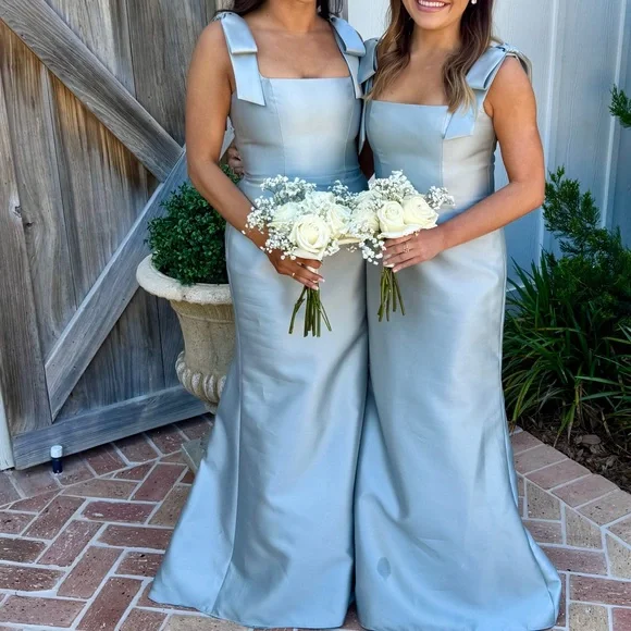 Formal dress - Picture 3 of 3